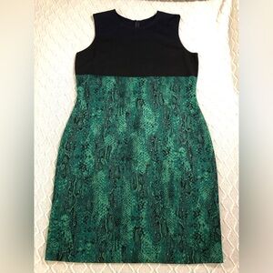 St John Knit Sheath Dress Size 16 Green Black Snake Print Sleeveless RARE